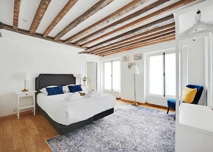 Duplex Pour 6 A Republique Confort Et Centralite