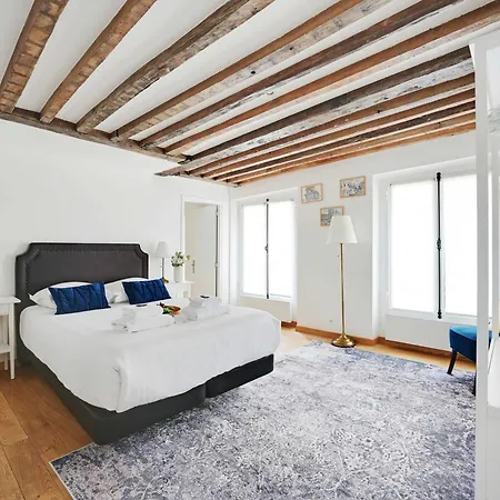 Duplex Pour 6 A Republique Confort Et Centralite